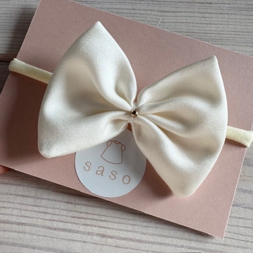 opaska z satynową kokardką dla niemowlaka