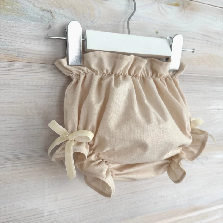 bawełniane bloomersy w jasnym beżu